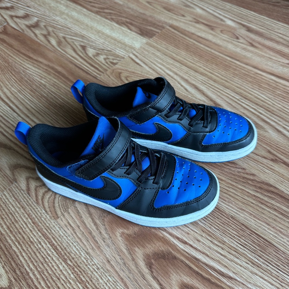 Nike Kids Black and Blue Sneakers